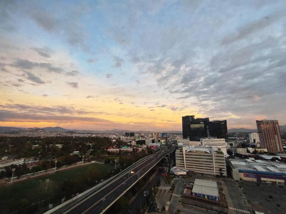 Centro De Convenciones Citibanamex Y Polanco *
